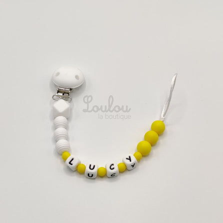 Attache tétine personnalisée 49 - Cadeau naissance -  Attache sucette avec prénom sans BPA fait main avec perles blanc, jaune, silicone - www.louloulaboutique.com - Accessoire bébé éveil